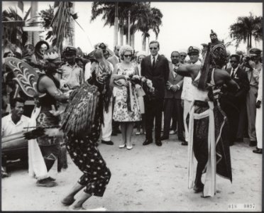 Prinselijk paar in Suriname. Prinses Beatrix en prins Claus bezochten Coronie, h, Bestanddeelnr 018-0097