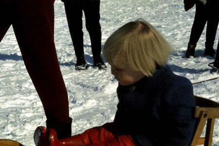 Prinses Beatrix , Prins Claus en kinderen voor wintersport in Lech, Bestanddeelnr 254-8766