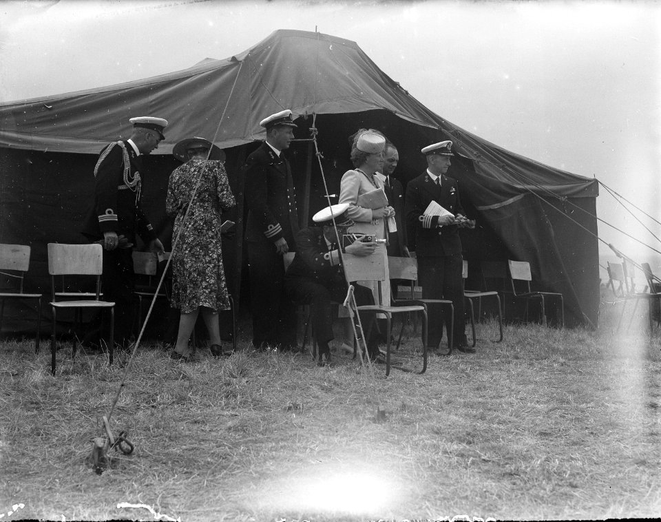 Prinselijk paar in Den Helder, Bestanddeelnr 902-8174