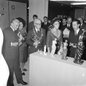 Prinses Beatrix opende tentoonstelling Taal en Teken te Den Haag , Prinses Bea, Bestanddeelnr 917-7392