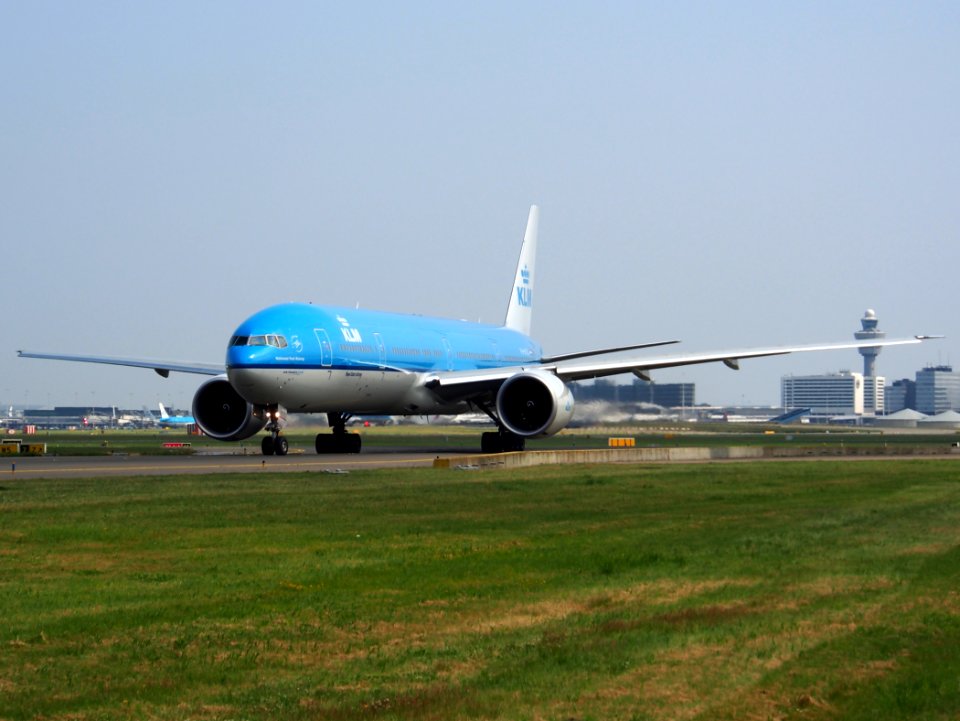 PH-BVG KLM Royal Dutch Airlines Boeing 777-306(ER) - cn 38867 pic2