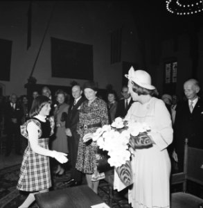Prinses Beatrix in ridderzaal bij 50-jarig jubileum Haagse Academie voor het rec, Bestanddeelnr 926-5727
