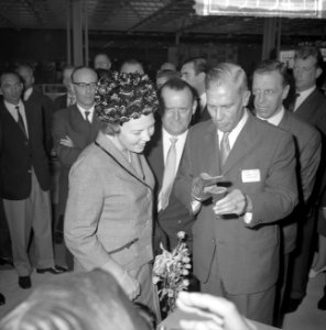 Prinses Beatrix bezocht de Nationale Beroepsmanifestatie te Utrecht, Bestanddeelnr 915-1341