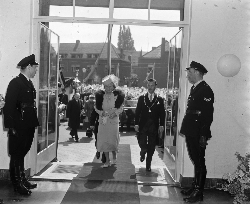 Prinses Juliana bezoekt stadhuis te Heerlen, Bestanddeelnr 902-7116