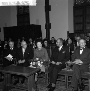 Prinses Beatrix in Ridderzaal te Den Haag , opening van het Internationaal Stude, Bestanddeelnr 915-9157