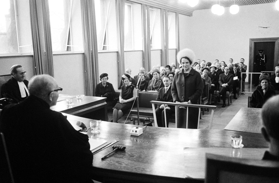 Prinses Irene voor Utrechtse rechtbank om eed als vertal Spaans af te leggen, na, Bestanddeelnr 915-9182