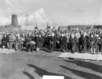 Prinses Irene onthult het monument voor de Prinses Irenebrigade in Tilburg, Bestanddeelnr 907-4078