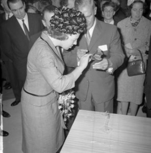 Prinses Beatrix bezocht de Nationale Beroepsmanifestatie te Utrecht, Bestanddeelnr 915-1343