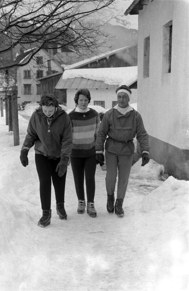 Prinses Irene en Prinses Beatrix in Sankt Anton, Bestanddeelnr 911-0009