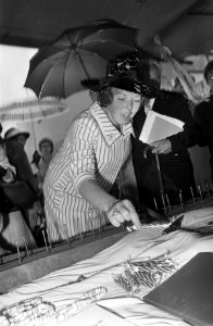 Prinses Beatrix heeft RK Kindertehuis Amstelstad te Amsterdam geopend. Prinses, Bestanddeelnr 921-4165