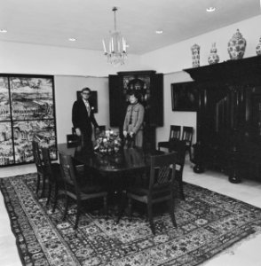 Prinses Margriet en mr Pieter van Vollenhoven in nieuw huis in Apeldoorn inter, Bestanddeelnr 928-2275