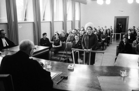 Prinses Irene voor Utrechtse rechtbank om eed als vertal Spaans af te leggen, na, Bestanddeelnr 915-9181