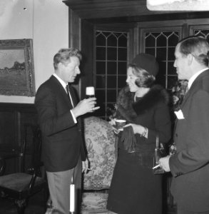 Prinses Beatrix, prins Claus en Danny Kaye na afloop van de Unicef Tv-uitzending, Bestanddeelnr 919-8142