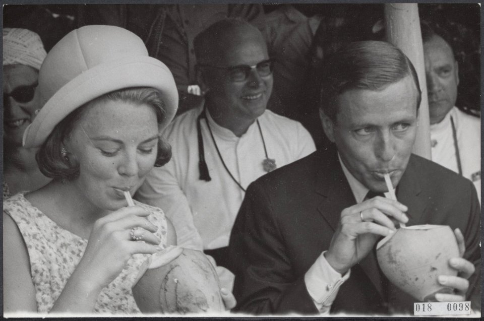 Prinselijk paar in Suriname. Prinses Beatrix en prins Claus bezochten Coronie, h, Bestanddeelnr 018-0098