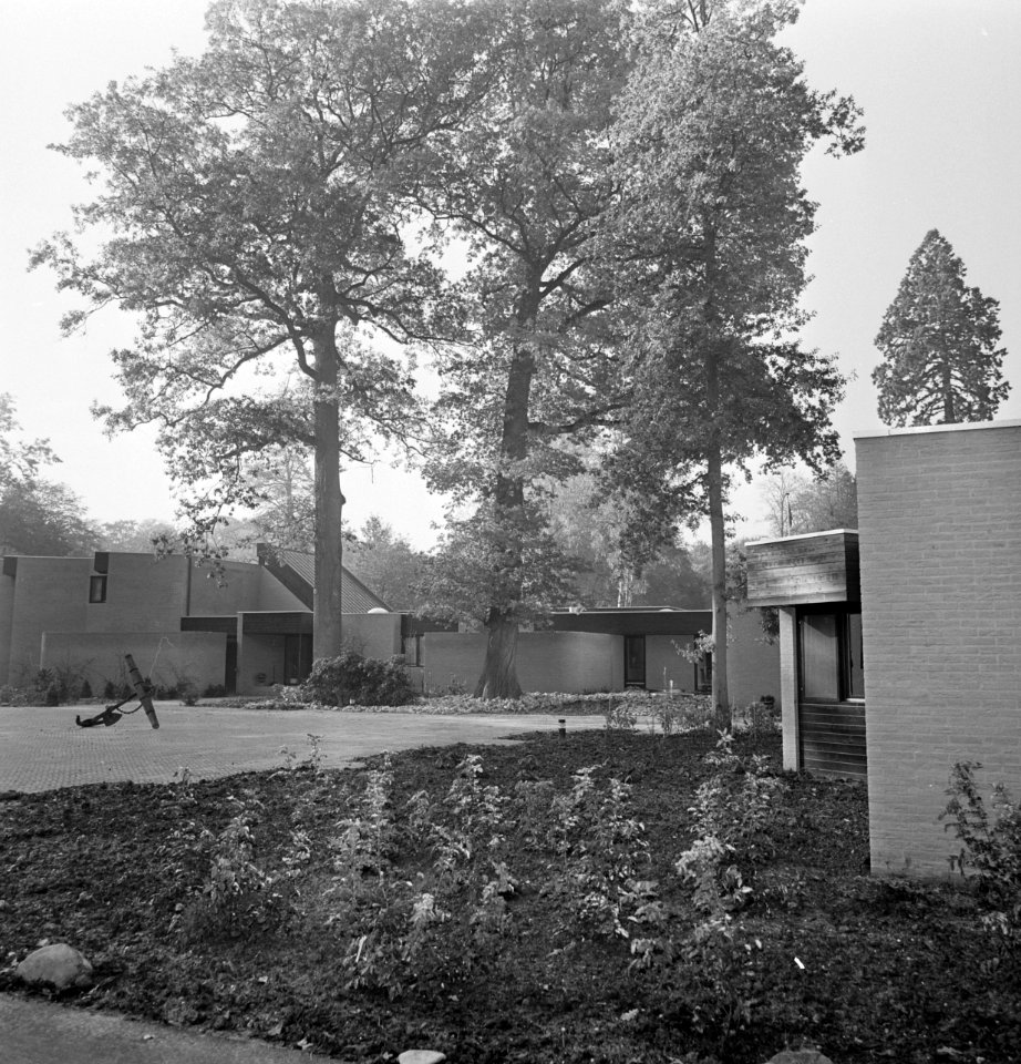 Prinses Margriet en mr Pieter van Vollenhoven in nieuw huis in Apeldoorn inter, Bestanddeelnr 928-2283