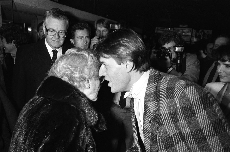 Prinses Juliana in gesprek met Jeroen Krabbé, Bestanddeelnr 933-5299