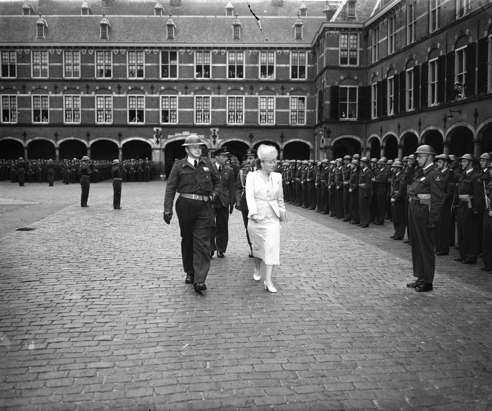 Prinses Juliana bij de Luchtstrijdkrachten Haag, Bestanddeelnr 902-8250