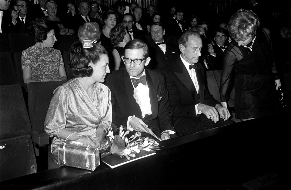 Prinses Margriet en mr. Van Vollenhoven wonen premiere van ruimtefilm Marooned, Bestanddeelnr 923-2927