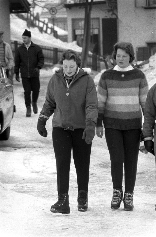 Prinses Irene en Prinses Beatrix in Sankt Anton, Bestanddeelnr 911-0012