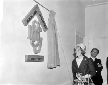 Prinses Beatrix , Nederlandse Huisartsen Instituut te Utrecht officieel geopend,, Bestanddeelnr 917-6759