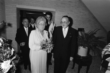 Prinses Juliana met dr. M. Goudeket (oud-voorziter Verbond), Bestanddeelnr 931-7846