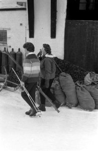 Prinses Irene en Prinses Beatrix in Sankt Anton, Bestanddeelnr 911-0008