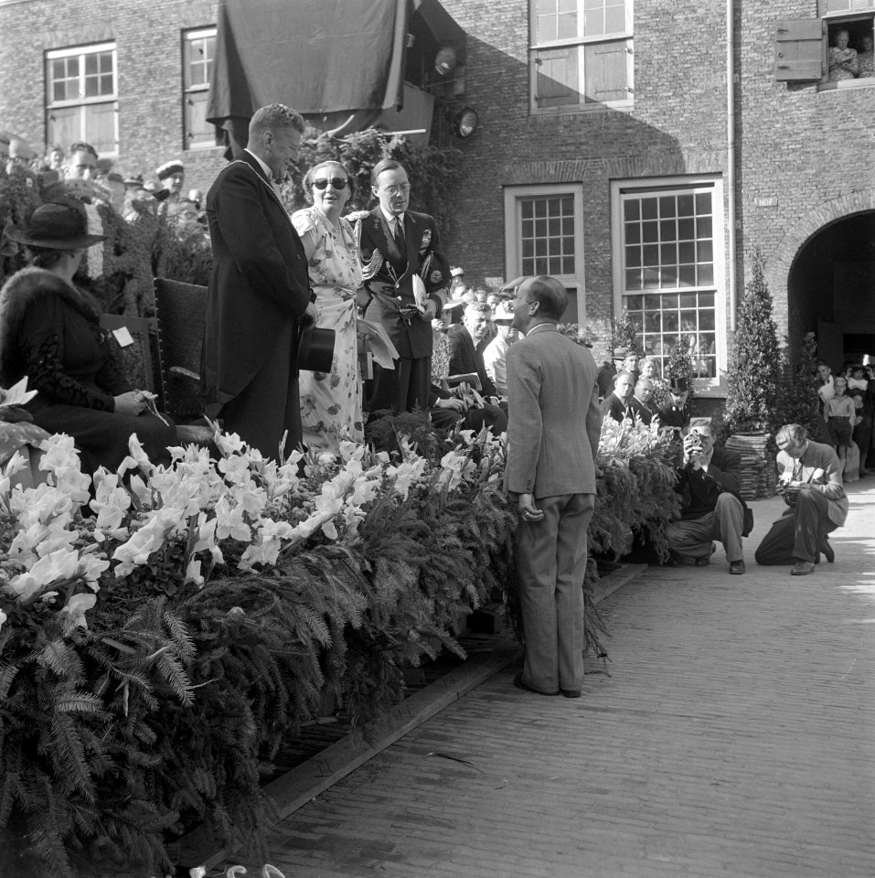 Prinses Juliana en Prins Bernhard in Dordrecht, Bestanddeelnr 902-2744