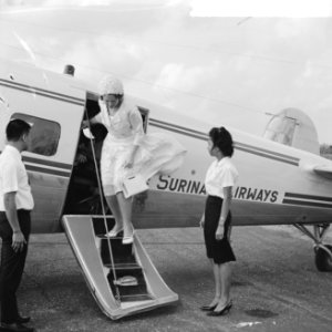 Prinses Beatrix in Suriname, Prinses zet voet op Nickeriaanse bodem, Bestanddeelnr 917-5201