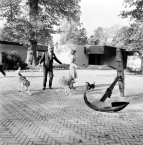 Prinses Margriet en mr Pieter van Vollenhoven in nieuw huis in Apeldoorn inter, Bestanddeelnr 928-2279