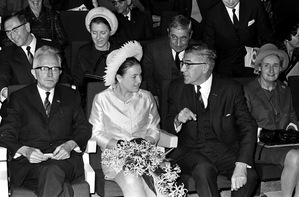 Prinses Margriet bij lustrumvergadering Nederlands Astmafonds in Doelen te Rotte, Bestanddeelnr 920-8391