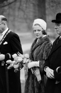 Prinses Irene opent Keukenhof, Prinses Irene tijdens de rondgang, Bestanddeelnr 911-1325