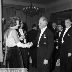 Prinses Beatrix en Irene galaconcert bijgewoond in het Kurhaus ter herdenking 15, Bestanddeelnr 915-8716