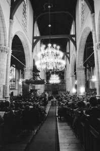 Prinses Juliana woonde wederingebruikneming bij van gerestaureerde St. Janskerk , Bestanddeelnr 931-1025