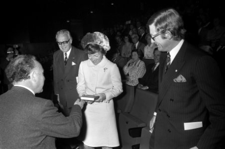 Prinses Margriet bij jubileum Nederlandse vereniging tot bescherming van vogels , Bestanddeelnr 927-1367