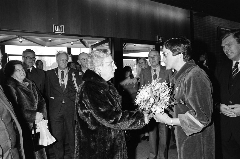 Prinses Juliana woonde in Amsterdam 50jarig bestaan Pedologisch Instituut bij B, Bestanddeelnr 931-2602