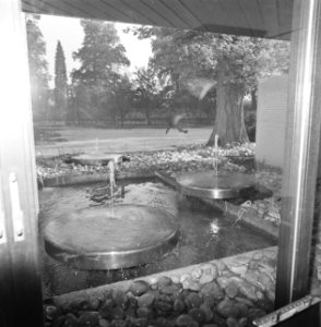 Prinses Margriet en mr Pieter van Vollenhoven in nieuw huis in Apeldoorn inter, Bestanddeelnr 928-2274
