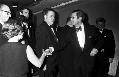 Prinses Margriet en mr. Van Vollenhoven wonen premiere van ruimtefilm Marooned, Bestanddeelnr 923-2926