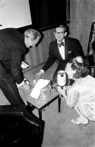 Prinses Margriet en mr. Van Vollenhoven wonen premiere van ruimtefilm Marooned, Bestanddeelnr 923-2922