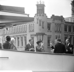 Prinses Beatrix en Claus bezoeken Rotterdam, Prinses Beatrix en Claus bij het aa, Bestanddeelnr 917-9481