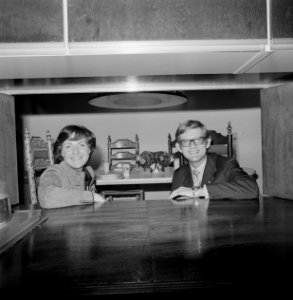 Prinses Margriet en mr Pieter van Vollenhoven in nieu huis in Apeldoorn Prinse, Bestanddeelnr 928-2256