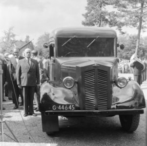 Prinselijke pantserauto in museum, Bestanddeelnr 914-2387