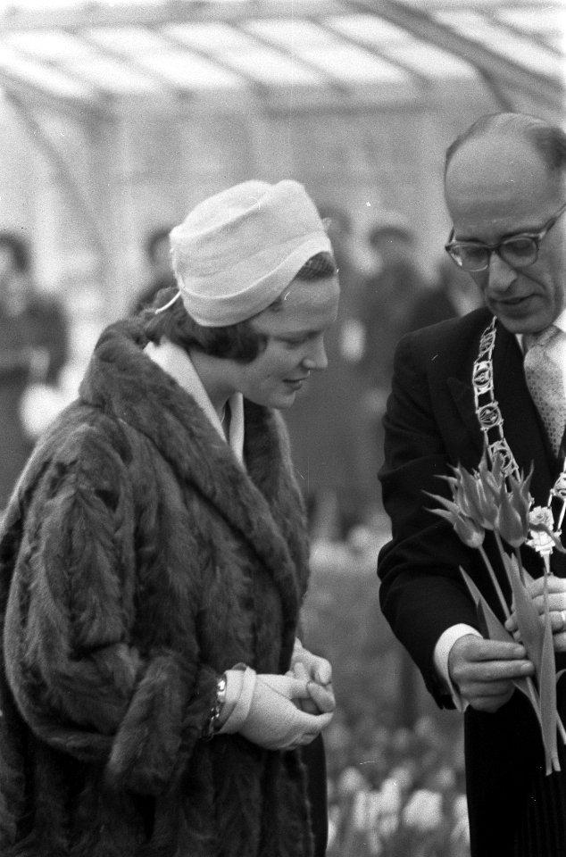 Prinses Irene opent Keukenhof, Prinses Irene tijdens de rondgang, Bestanddeelnr 911-1318