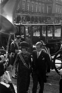 Prinses Margriet en mr Pieter van Vollenhoven arriveren bij de Ridderzaal in de, Bestanddeelnr 924-9545