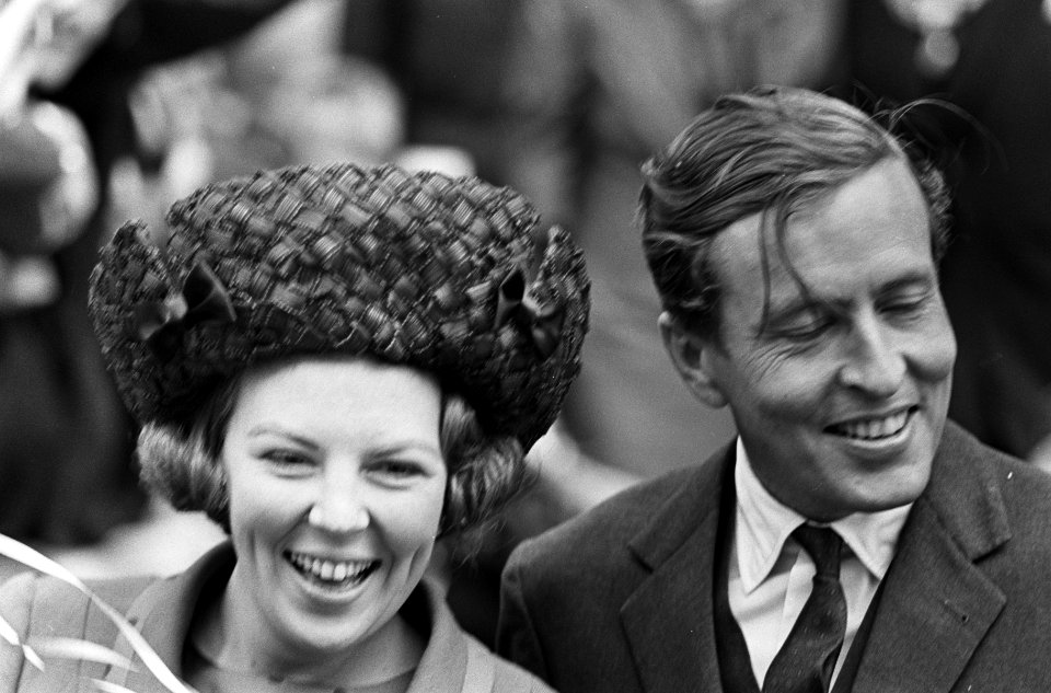 Prinses Beatrix en Claus bezoeken Rotterdam, Prinses Beatrix en Claus bij het aa, Bestanddeelnr 917-9478