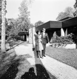 Prinses Margriet en mr Pieter van Vollenhoven in nieuw huis in Apeldoorn inter, Bestanddeelnr 928-2294