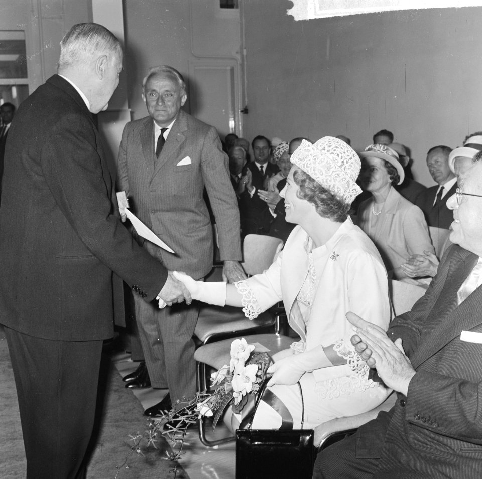 Prinses Beatrix opende blindenbibliotheek in Den Haag, Bestanddeelnr 916-4805