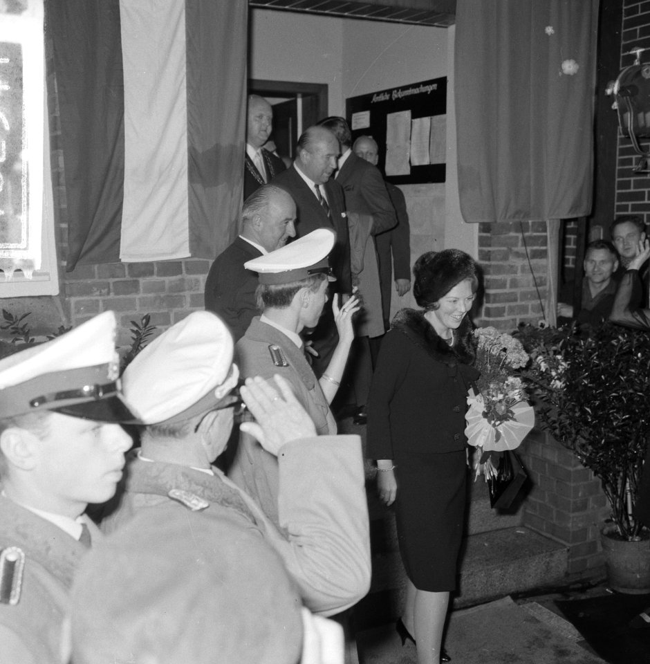 Prinses Beatrix en Claus bezoeken Hitzacker, Bestanddeelnr 918-2547