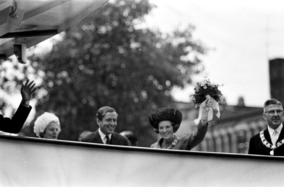Prinses Beatrix en Claus bezoeken Rotterdam, Prinses Beatrix en Claus, Bestanddeelnr 917-9486
