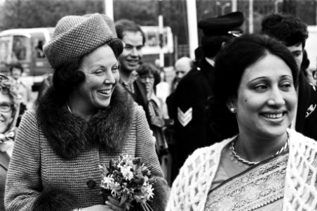 Prinses Beatrix en mevrouw Begem Ziaur Rahman bezoeken Madurodam, Bestanddeelnr 930-2274