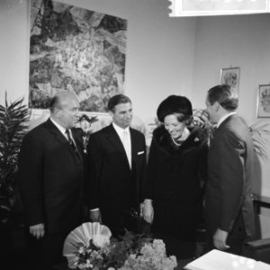 Prinses Beatrix en Claus bezoeken Hitzacker, prinses Beatrix en Claus in stadhui, Bestanddeelnr 918-2559